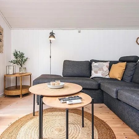 5 Person In * Ansager