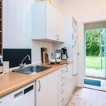 5 Person In * Ansager